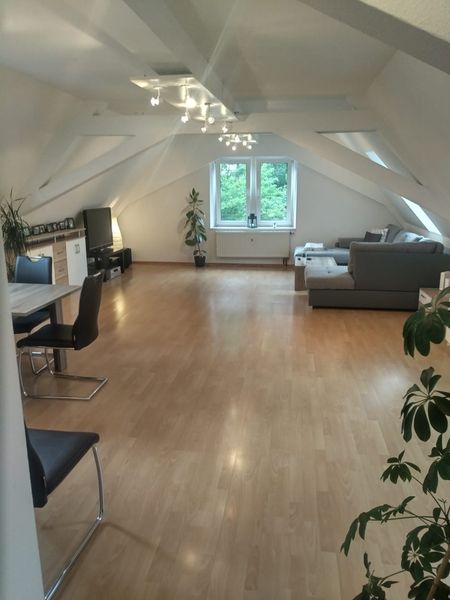 Schöne Maisonette Wohnung, ruhiger Lage, Zetrum nah